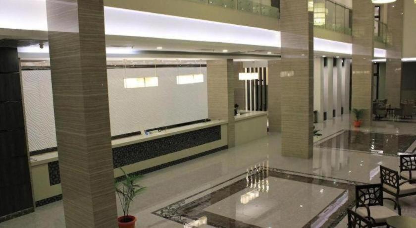 Livingston Hotel Sandakan Exterior photo
